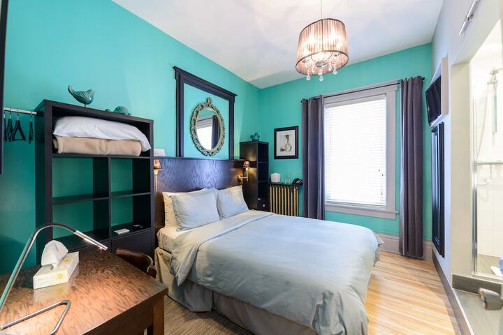 Room 21 of 144