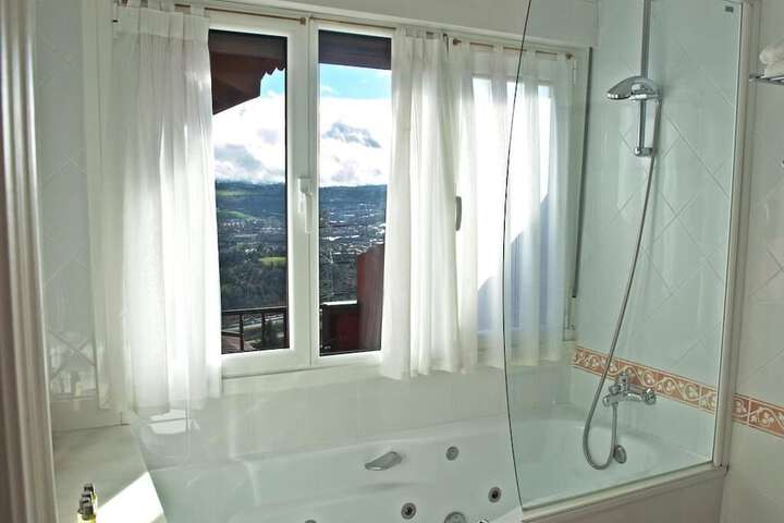 Room 20 of 37