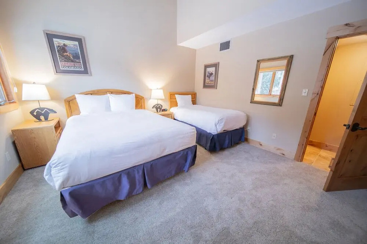 Room 4 of 18