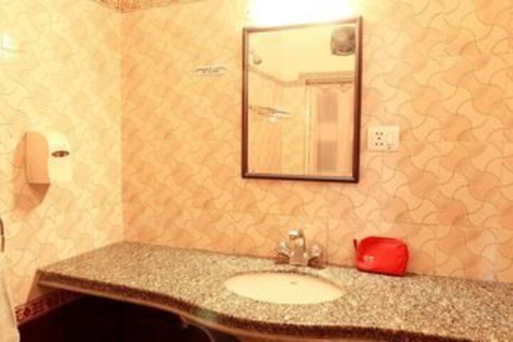 Room 5 of 24
