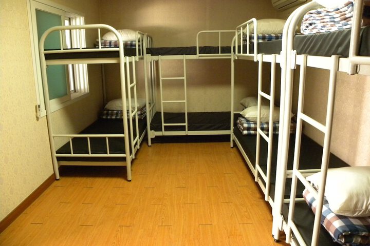 Room 2 of 16