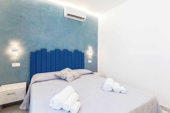 Room 2 of 40