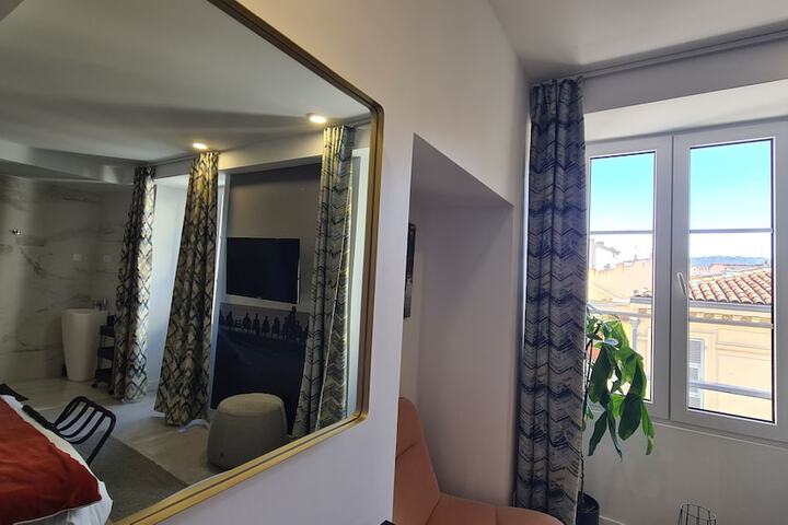 Room 43 of 118