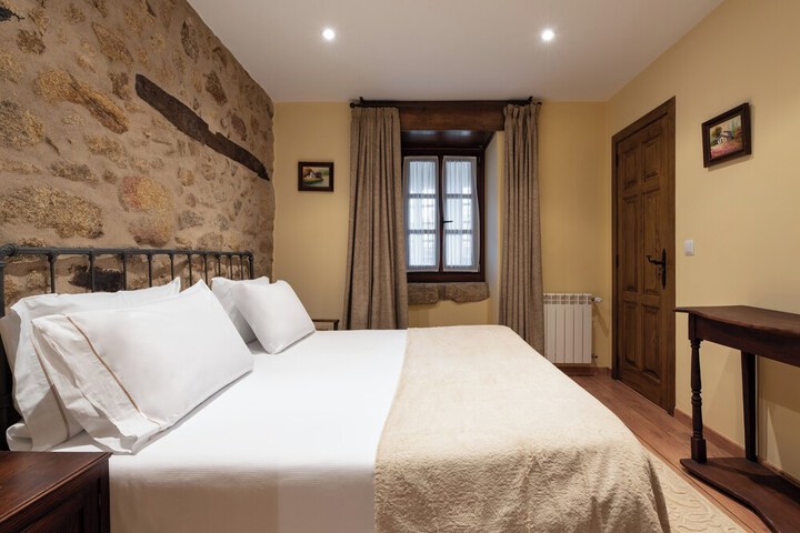 Room 2 of 29