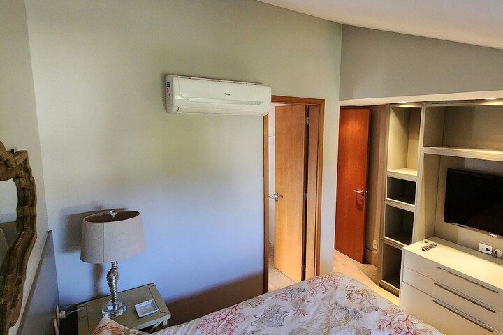 Room 4 of 64