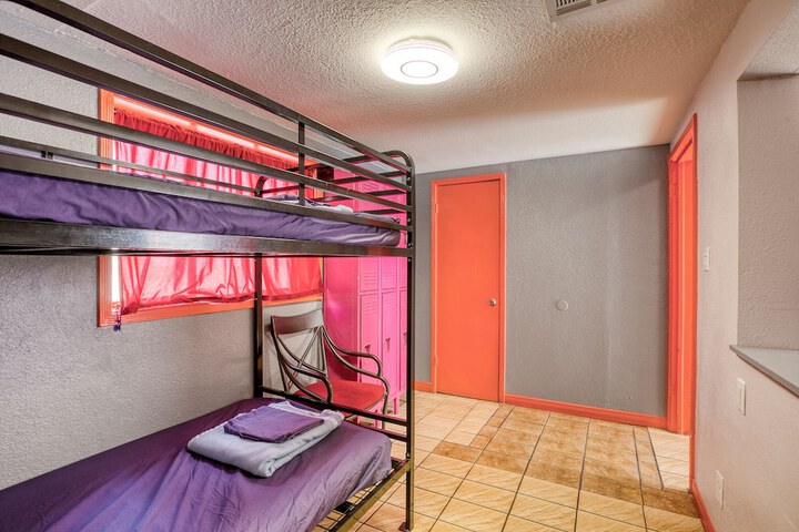 Room 22 of 46