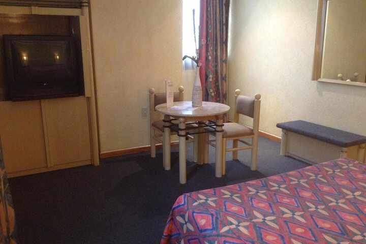 Room 33 of 58