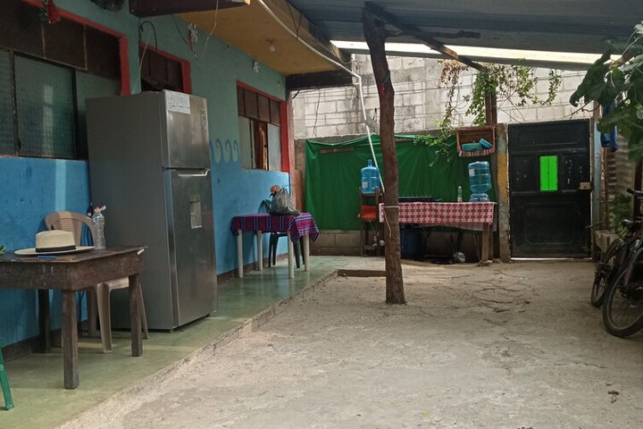 Room 6 of 13