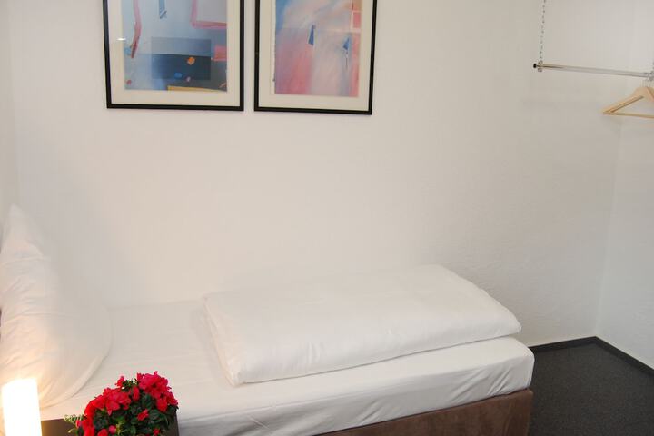 Room 9 of 41