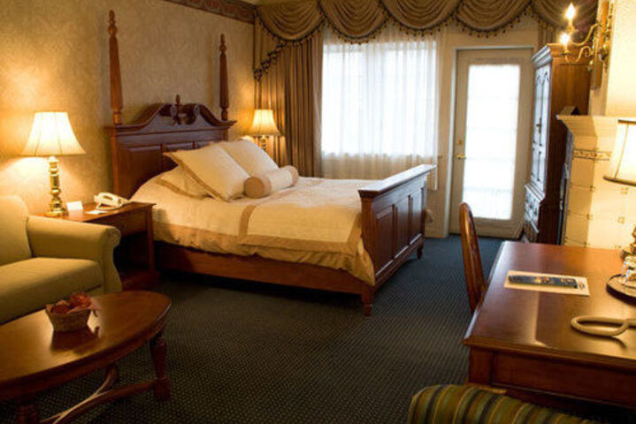 Room 3 of 28