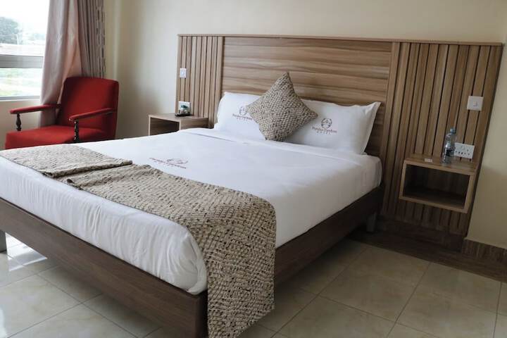 Room 4 of 16