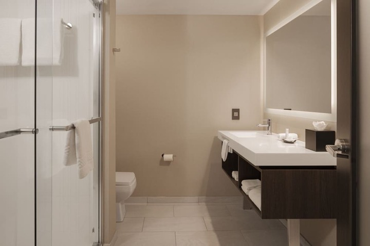 Room 52 of 71