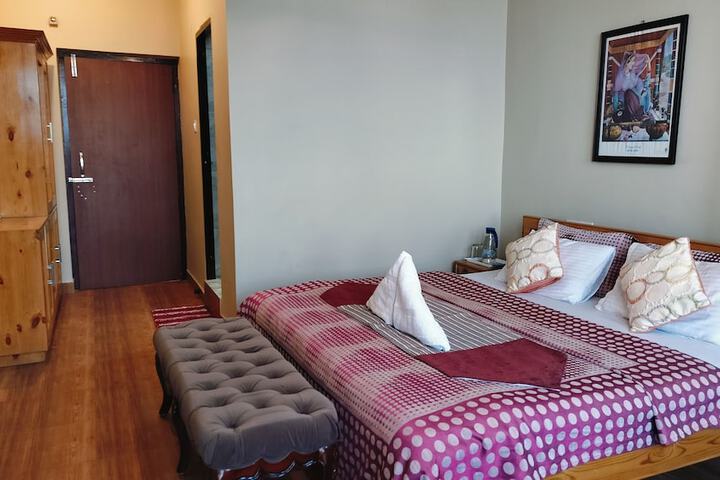 Room 14 of 32
