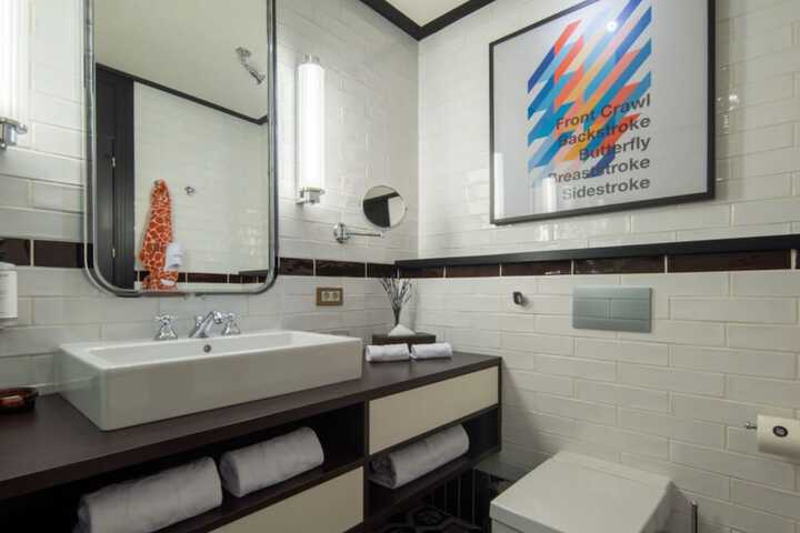 Room 23 of 66