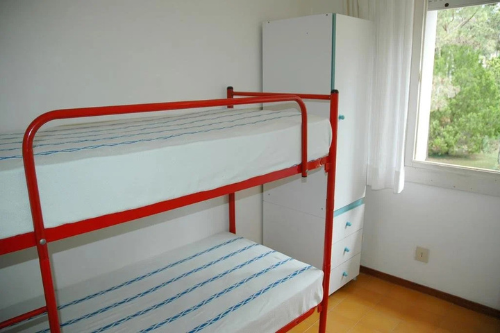 Room 5 of 12