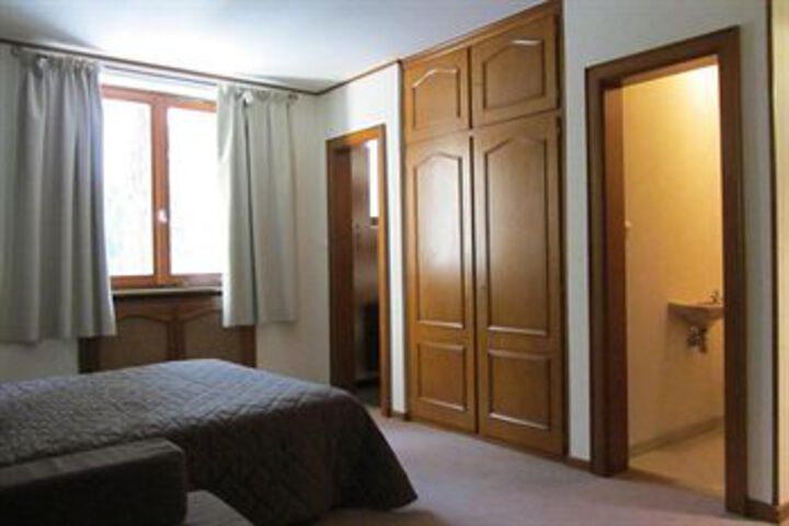 Room 37 of 68