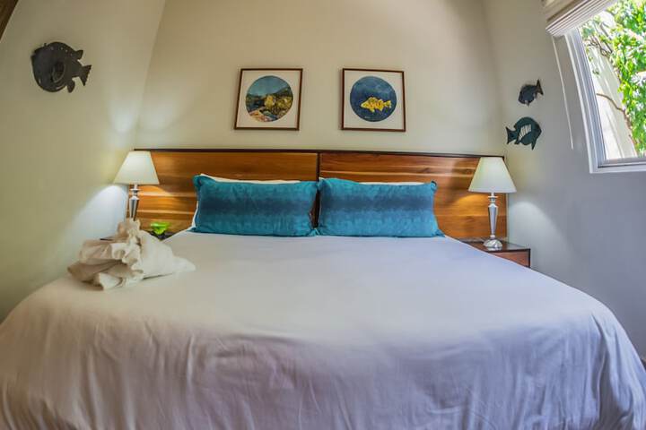 Room 2 of 40