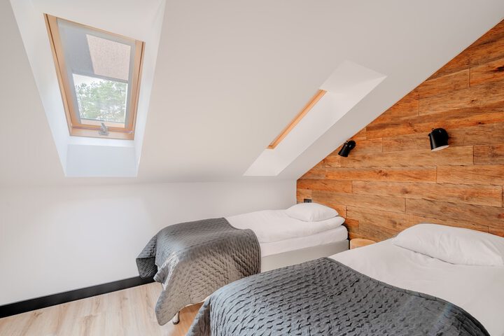 Room 4 of 39