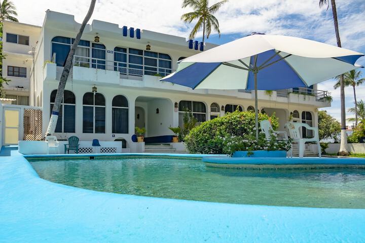 Exterior of Suites La Audiencia