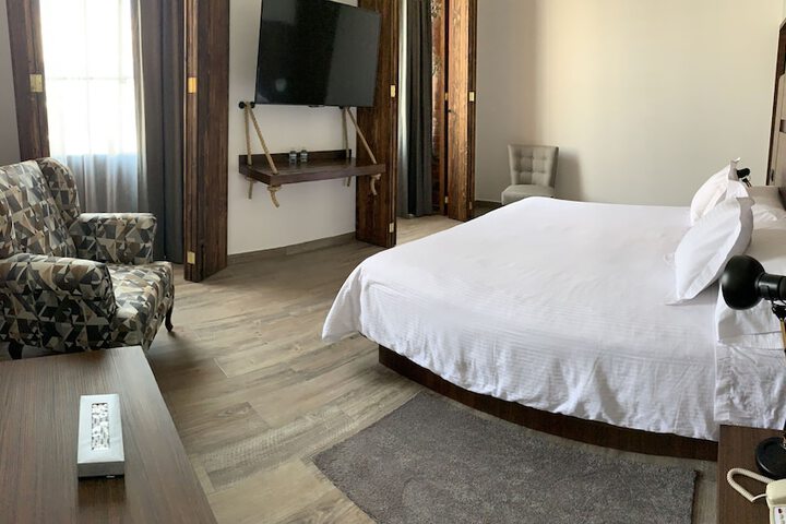 Room 3 of 31