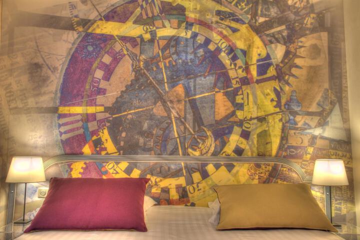 Room 28 of 105