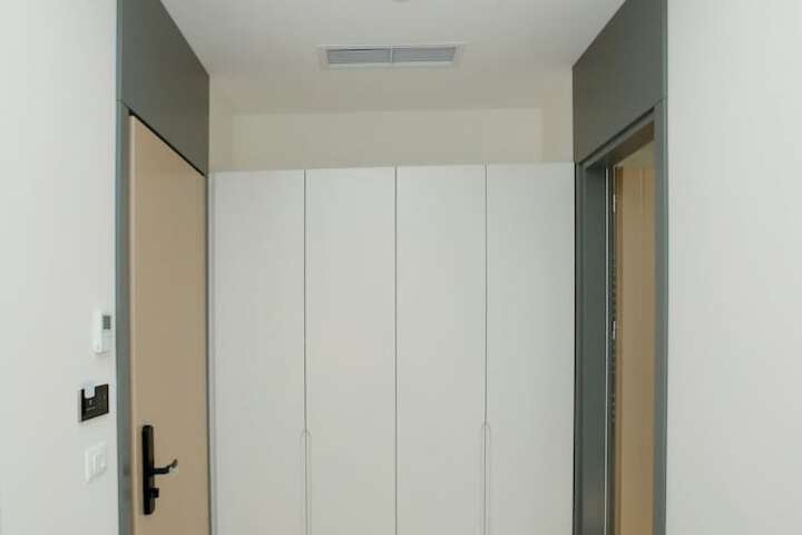 Room 9 of 42