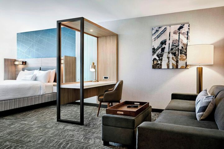 Room 5 of 11
