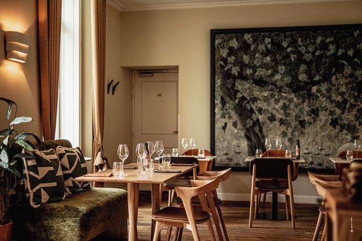 Dining 80 of 110