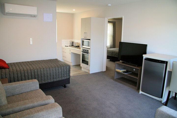 Room 3 of 33