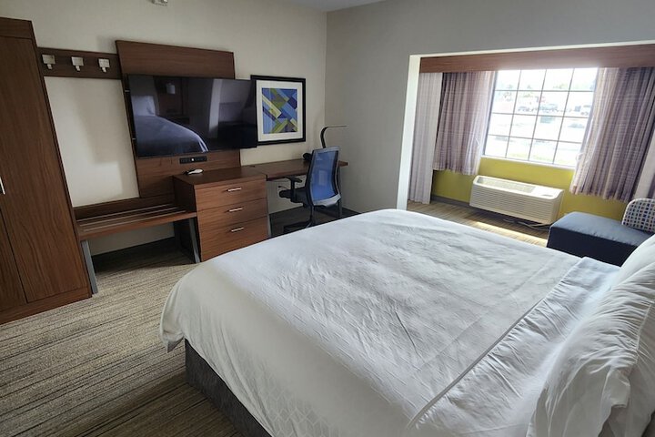 Room 15 of 35
