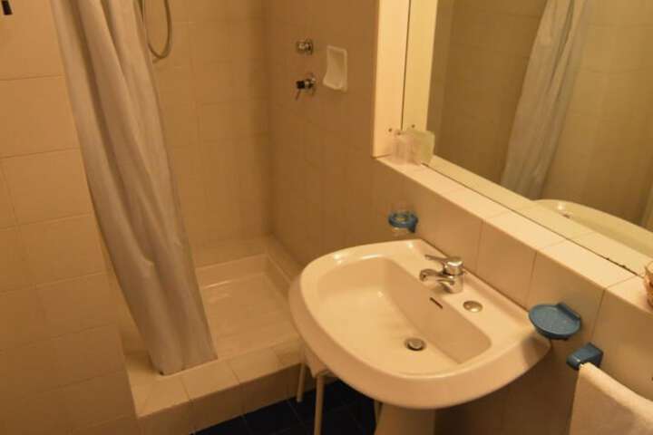 Room 19 of 42