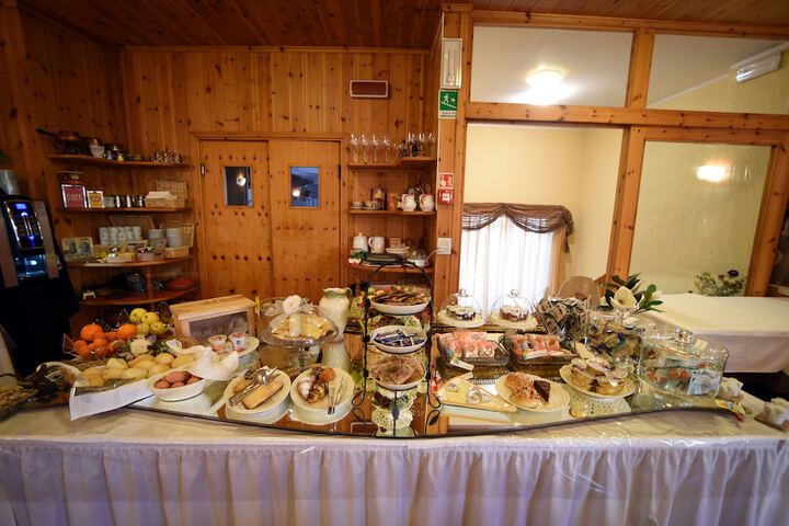 Dining 59 of 90
