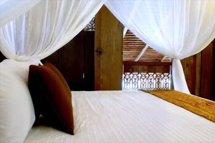 Room 3 of 48