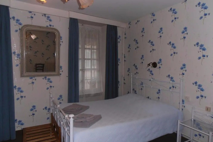 Room 5 of 15