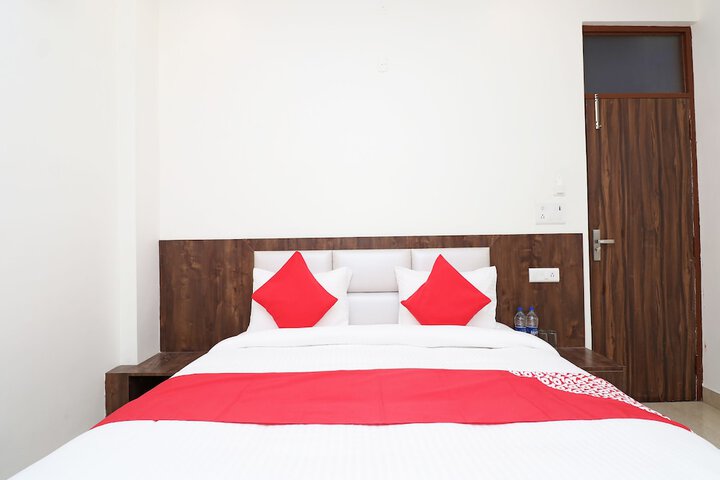 Room 8 of 23