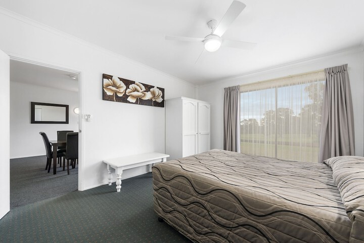 Room 4 of 49