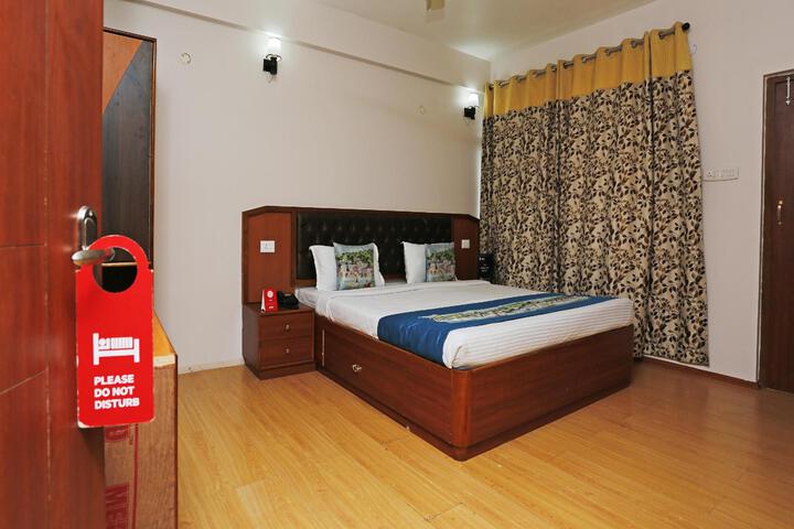 Room 3 of 9