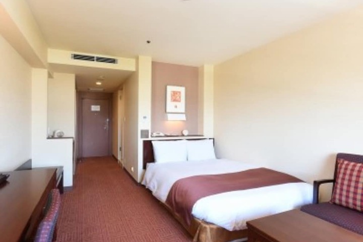 Room 15 of 97