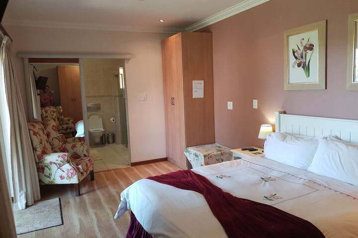 Room 8 of 19