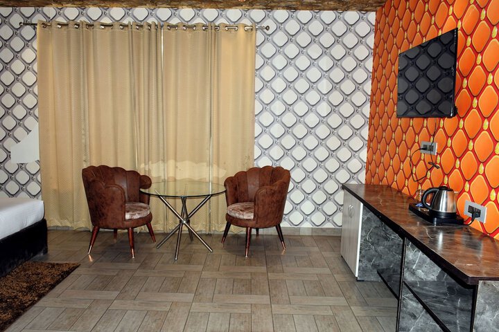 Room 26 of 94
