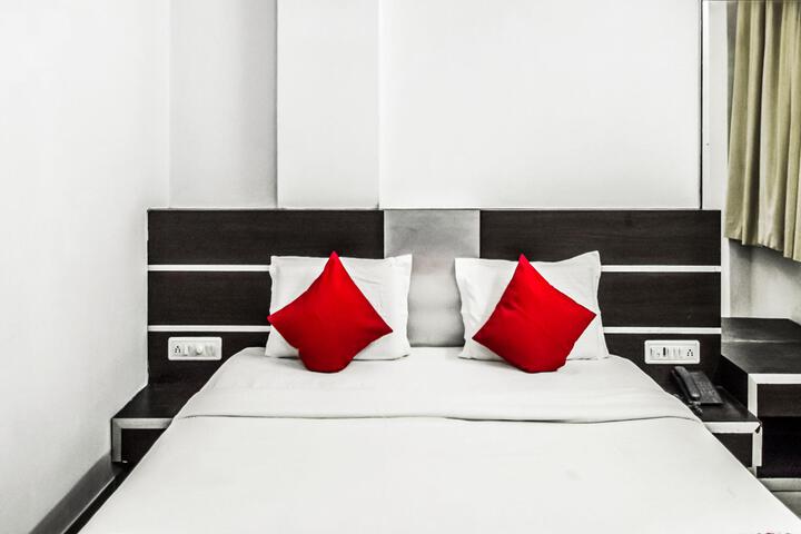 Room 3 of 10