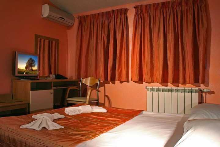 Room 20 of 38