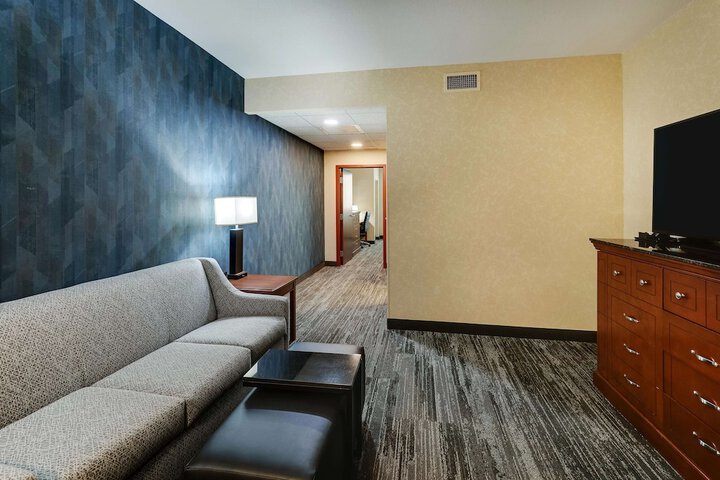 Room 32 of 72