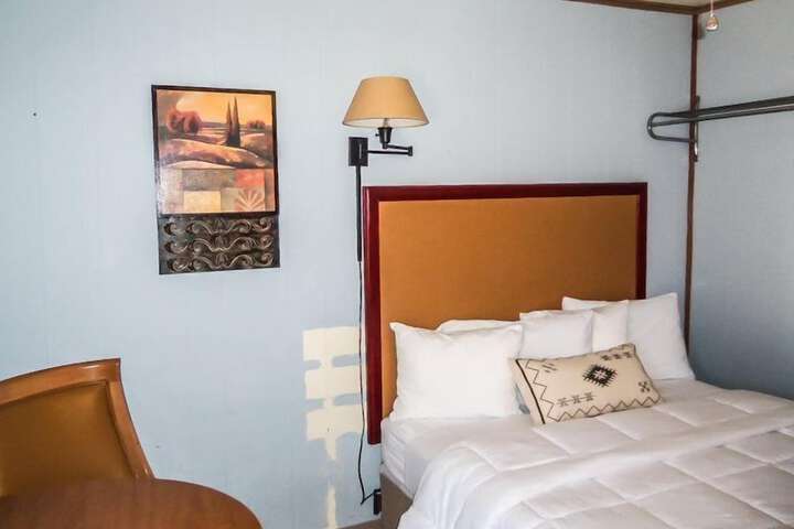 Room 22 of 83