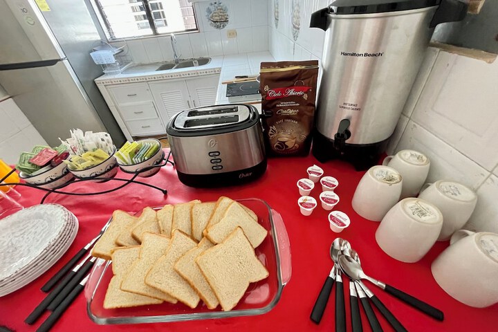 Breakfast/Coffee Service 101 of 108