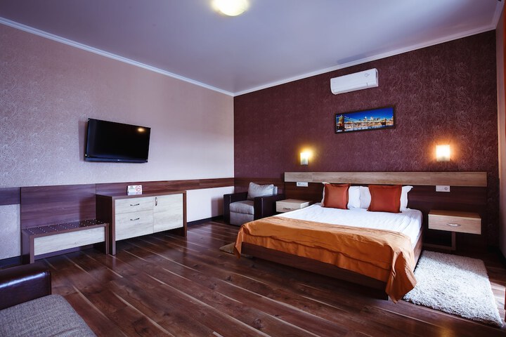 Room 6 of 31