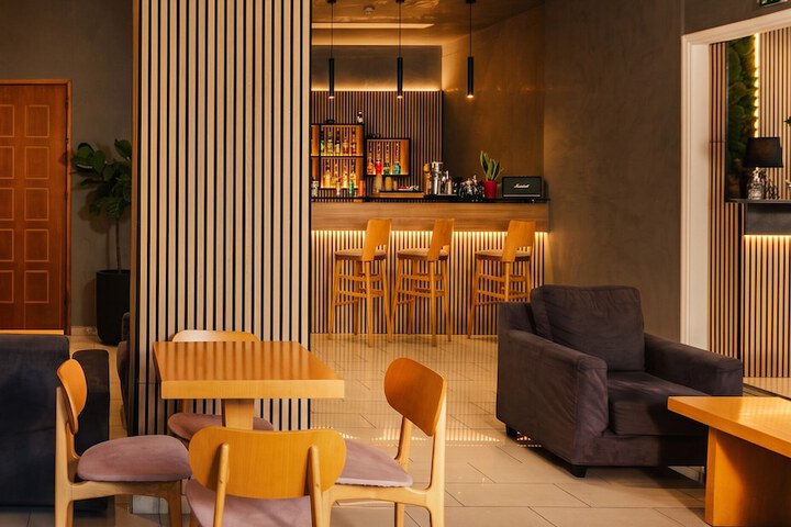 Entrance & Lobby
