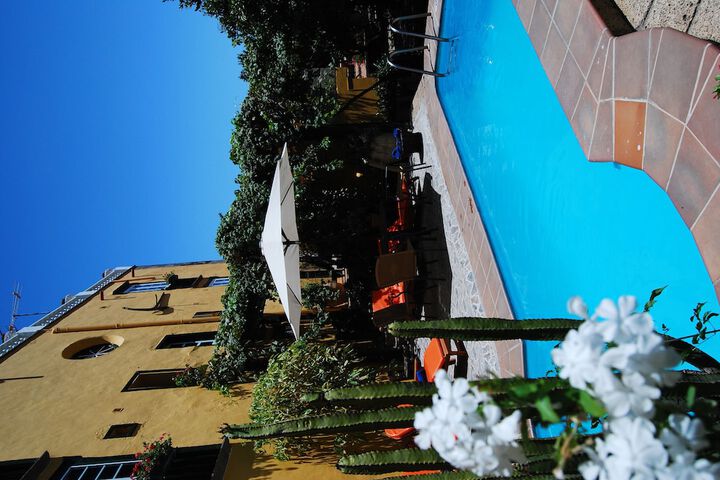 Pool Hotel