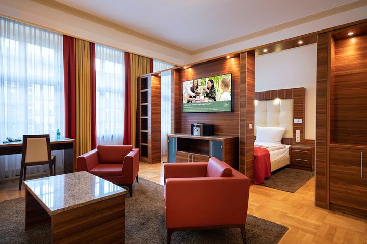 Room 10 of 47