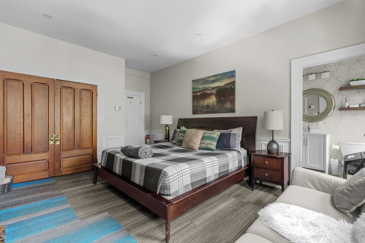 Room 21 of 74